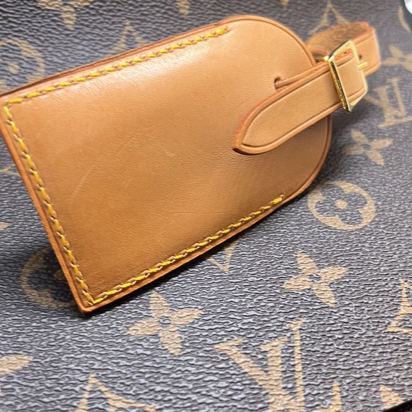 Authentic Louis Vuitton luggage tag in like new condition excellent condition!!! - Picture 4 of 4